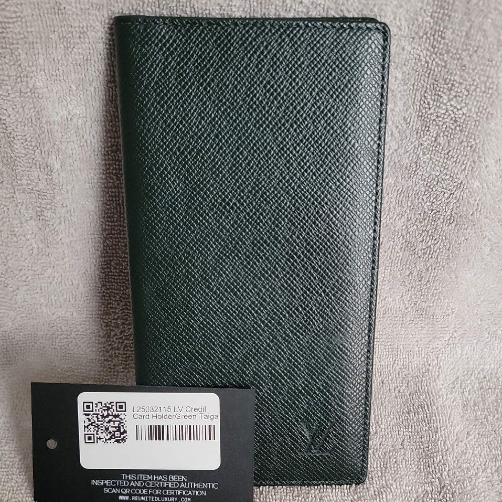 Louis Vuitton Black Wallets Minimalist Design - Picture 5 of 6